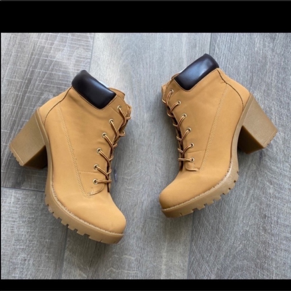 SODA Vent Thick Mid Height Block Heel
